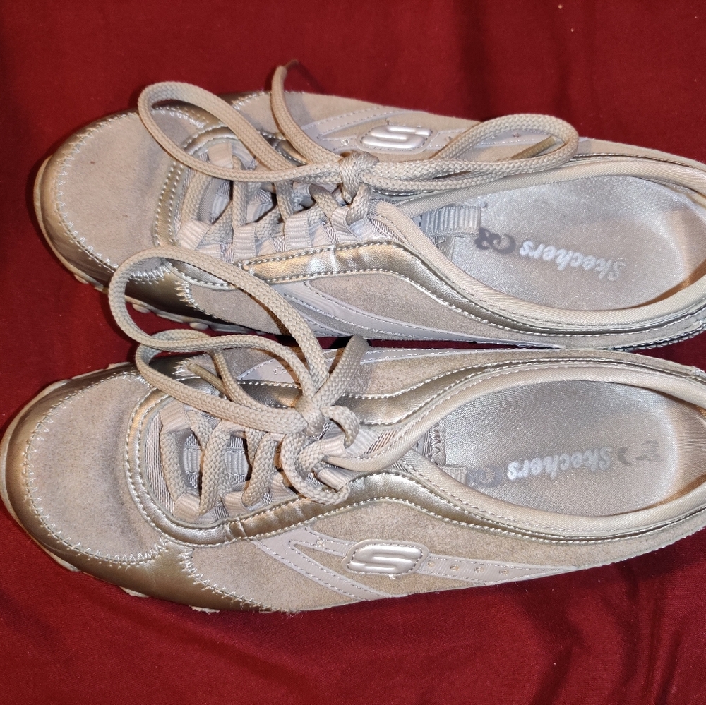 Skechers